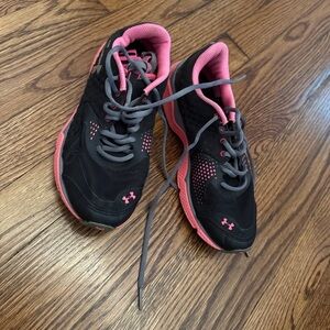 Under Armour Black and Pink Women's Training Sneakers size 5y